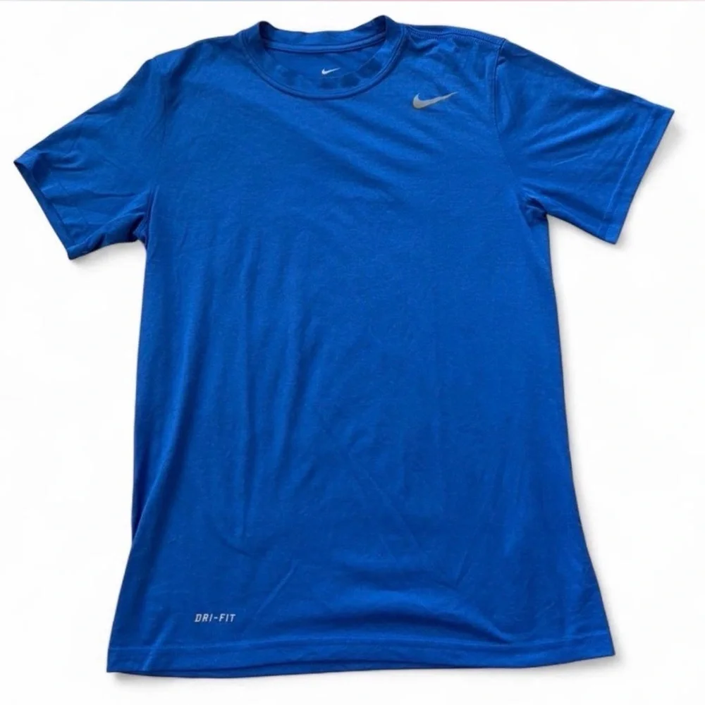 Nike Blue and Red Short Sleeve Tees